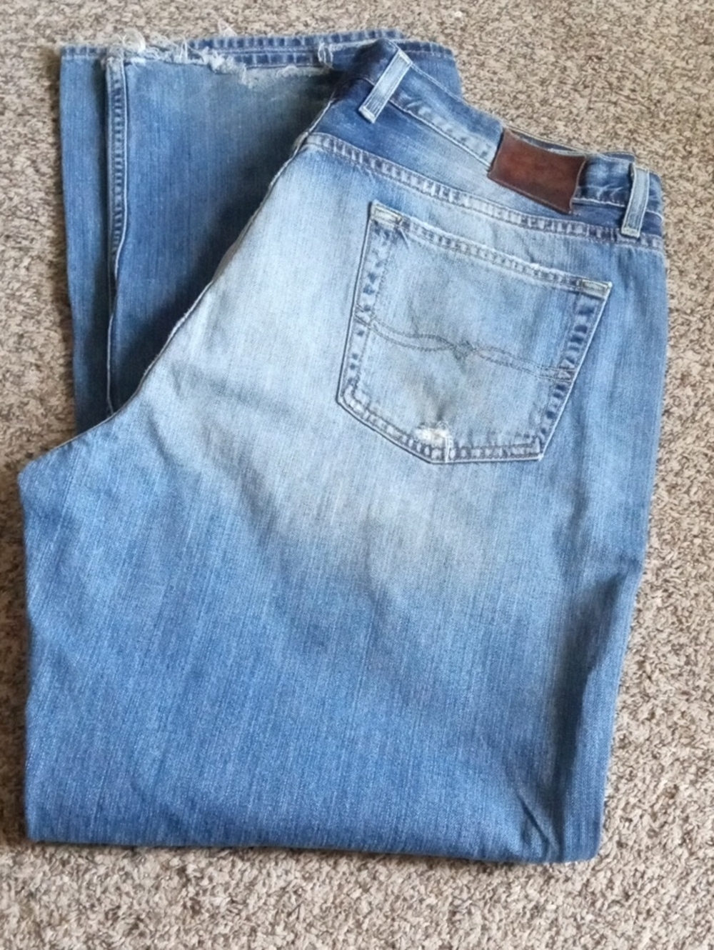 Men's Lucky Light Wash Blue Jeans - Classic Comfort